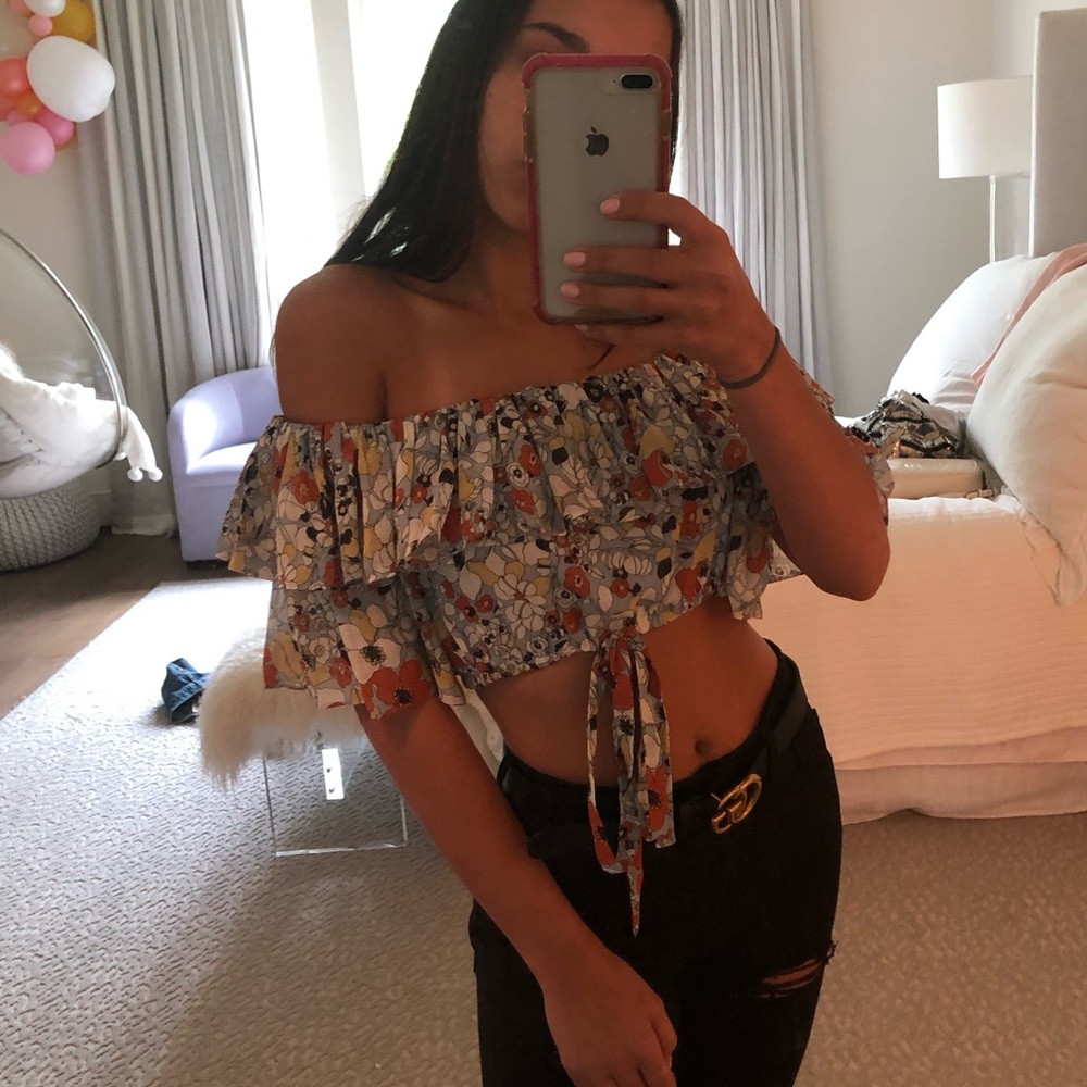 nwt alexis floral off the shoulder crop top
